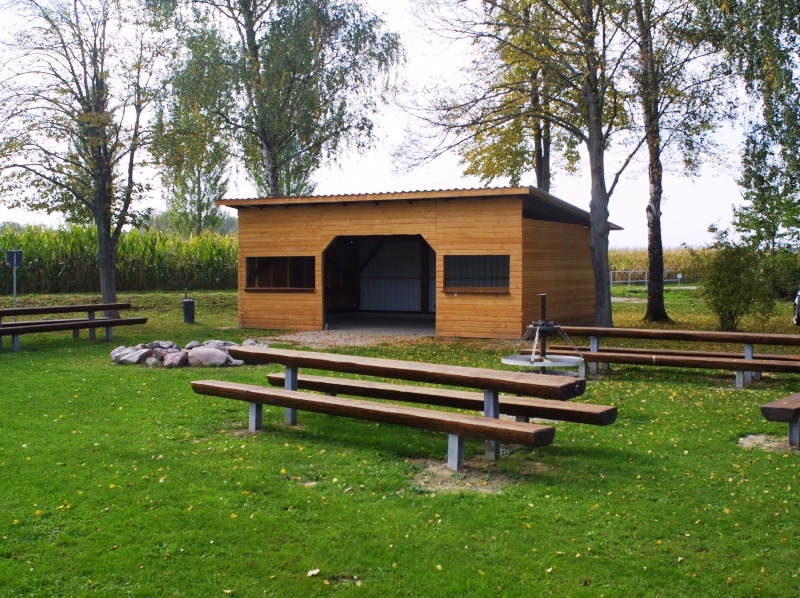 Grillplatz in Leiberstung mit Hütte und Sitzbänken